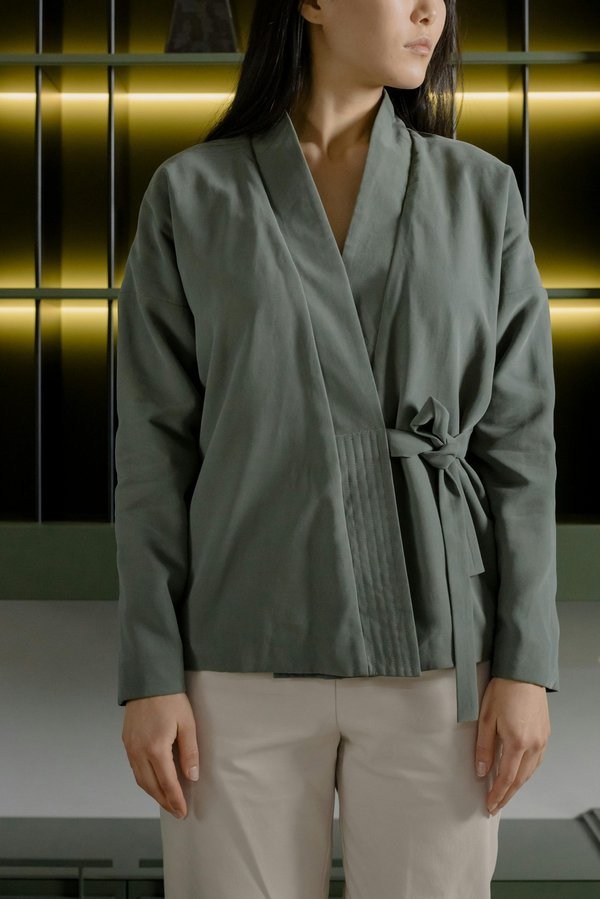 Découvrez la tendance de la veste kimono femme aujourd'hui !